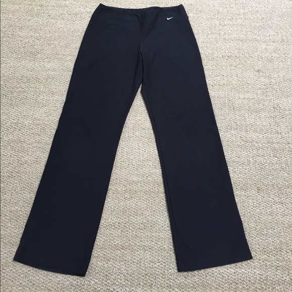 Nike Activewear - Size M - Picture 4 of 4